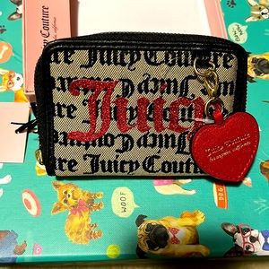 Juicy couture beige and black pop out heart medium zip around wallet brand new